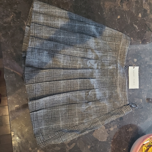 Grey High Waisted Pleated plaid mini skirt M - Picture 2 of 7